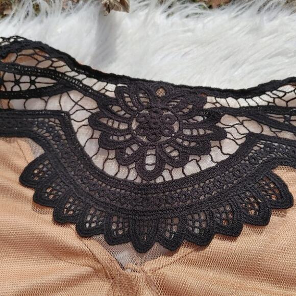 Forever 21 Size Small S Sheer Light Carmel Brown Black Cropped Crochet Festival - Picture 13 of 16